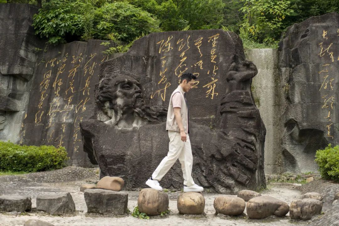 讀李白 游神州丨跟著李白去旅游中華文化主題旅游線路正式發(fā)布，一起開(kāi)啟詩(shī)意文化之旅。